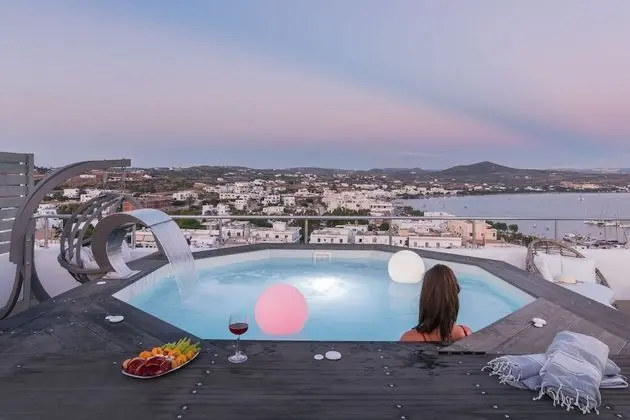 Uncle's Luxury Adamas Suites