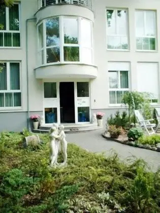 Hotel und Appartmenthaus Rheden - Dış Mekan