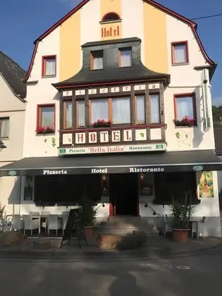 Hotel und Restaurant Bella Italia - Dış Mekan