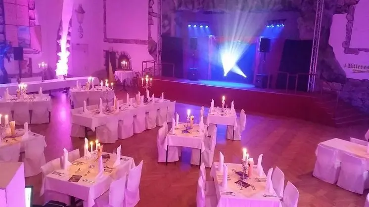 Hotel und Restaurant die Burg - Yerinde Yemek