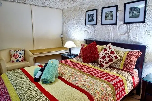 Underground Bed and Breakfast - Oda