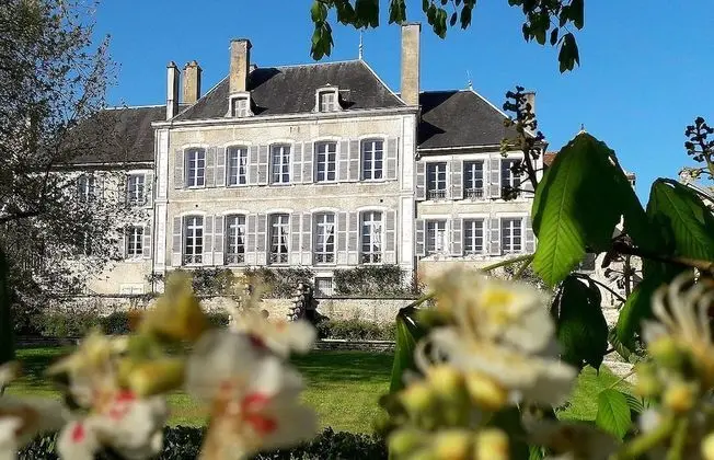 Une Maison de Famille - 1