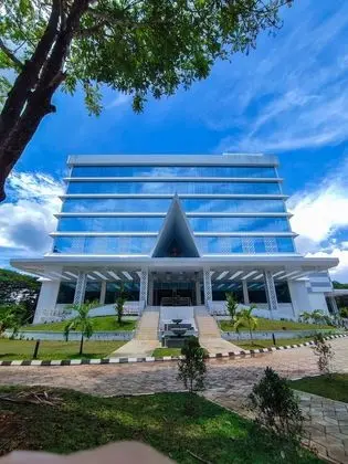 UNHAS HOTEL & CONVENTION - Dış Mekan