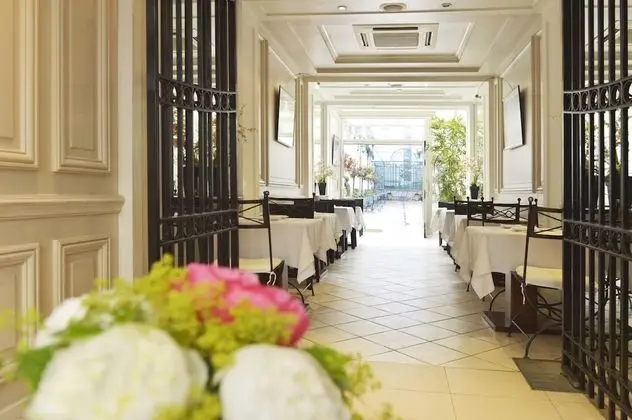 Hotel Unic Renoir Saint Germain - Yerinde Yemek