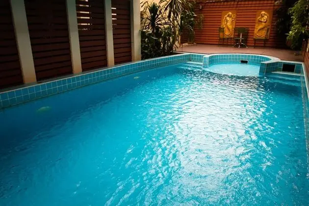 Unico Srinakarin Residence - Havuz