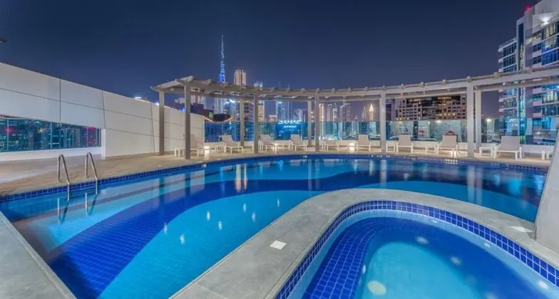 Unique 2 BR Apartment The Bay - Havuz
