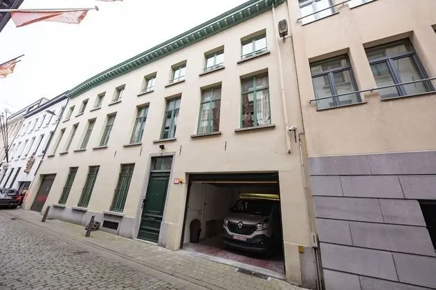 Unique Apartment In Historic Mansion - Dış Mekan