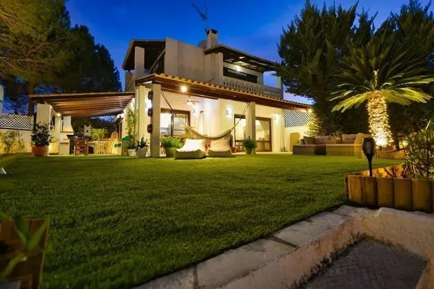 Unique Canal Villa With Boat Dock in Porto Hydra - Öne Çıkan Resim