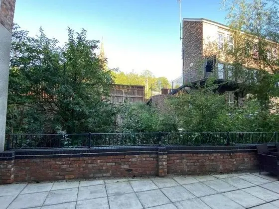 Unique Central yet Secluded Flat in Macclesfield