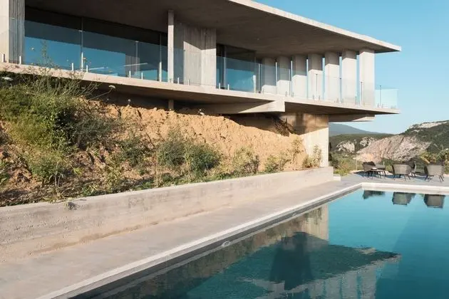 Unique Designer Villa Near Pylos - Havuz