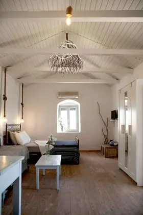 Unique Hideaway with Serene Panoramic views - İç Mekan