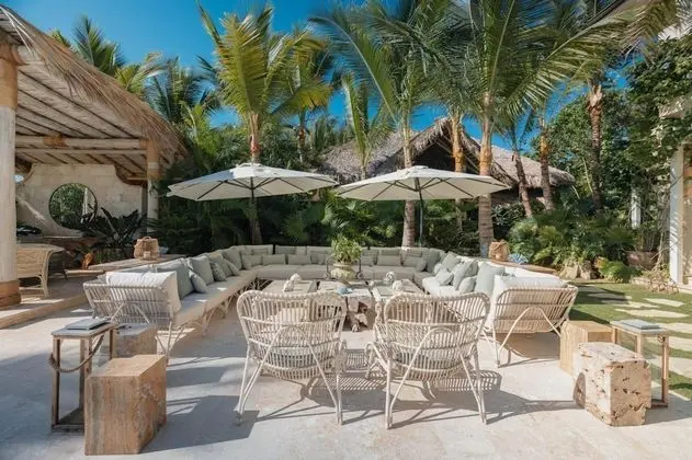 Unique Lake-front 10-bedroom Mansion in Most Luxurious Resort of the Caribbean - Oda