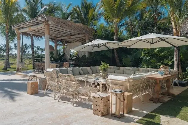 Unique Lake-front 10-bedroom Mansion in Most Luxurious Resort of the Caribbean - Oda
