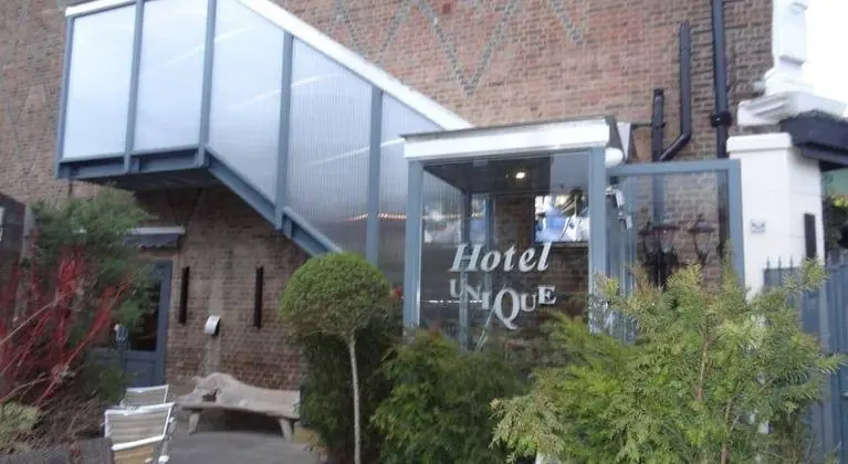 Hotel Unique