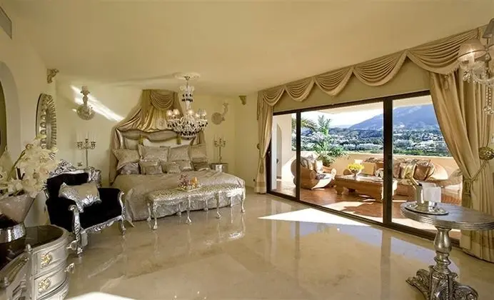 Unique Luxurious and Palacial Villa - Oda