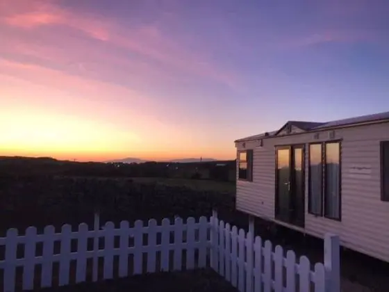 Unique Mobile Home With Outstanding Scenic Views