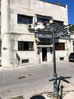 Unique Old Town Home 2min to Beach & Harbour - Dış Mekan