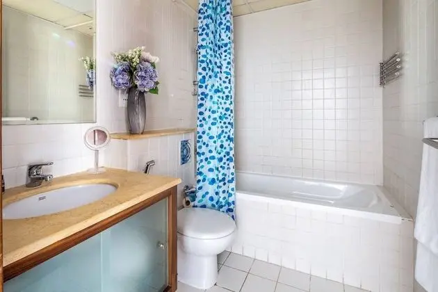 Unique & Stylish 1BR w/ Incomparable Marina Views! - İç Mekan