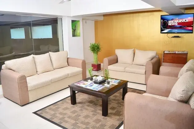 Unique Towers Luxury Boutique Suites - Lobi