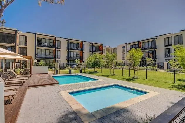 UniqueStay Paardevlei Square 3 Bedrooms - Adults Only - Havuz