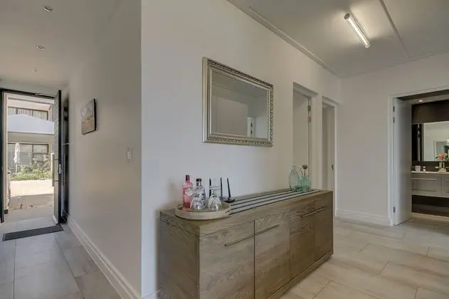 UniqueStay Paardevlei Square Apartment - Adults Only