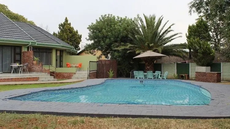 Unirift Guesthouse - Havuz