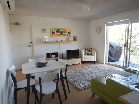 Unit 2 at 4 Pelican Street, Peregian Beach, Noosa Area - Oda Düzeni