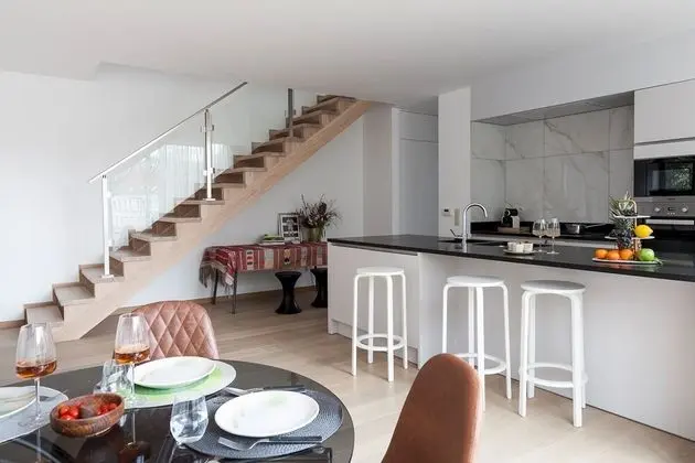 Unit 2 - Modern Smart Home Duplex With Free Parking - Mutfak