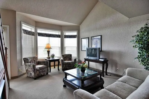 Unit 302 2 BD/ 2 BA Condo