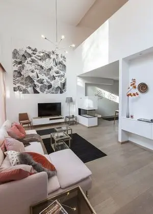 Unit 5 - Trendy Smart Home Triplex Private Garden & Parking - Lobi