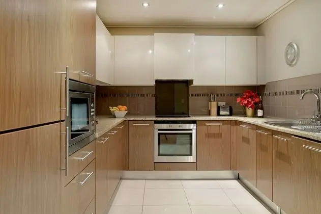 Unit Number 204 Cape Royale Luxury Apartments - Mutfak