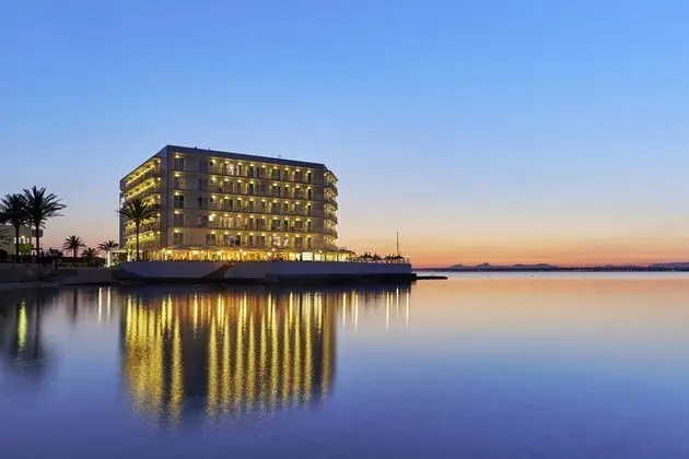 Universal Hotel Marques