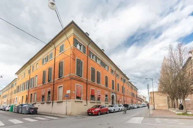 University Apartment con parcheggio e giardino