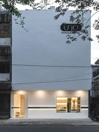 Uno Capsule Hostel