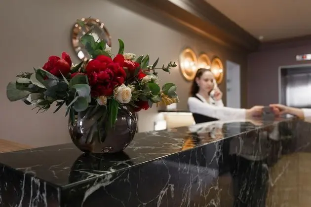 UNO Design Hotel - Lobi