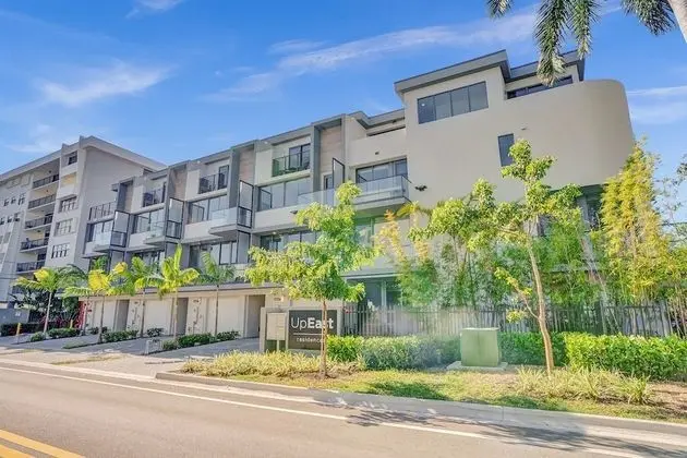 Up East Townhomes by Nomada Residences