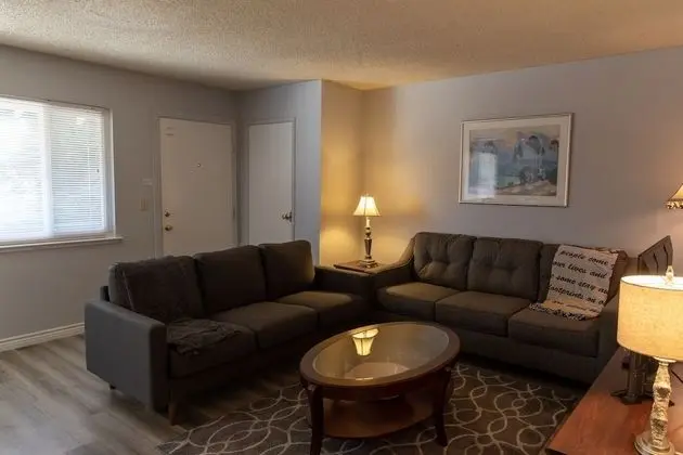 Updated and Clean 2-bedroom in San Jose - Oda Düzeni