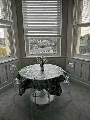 Upmarket 2 Bedroom Apartment With sea Views - Yerinde Yemek