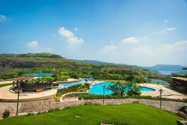 The Upper Deck Resort