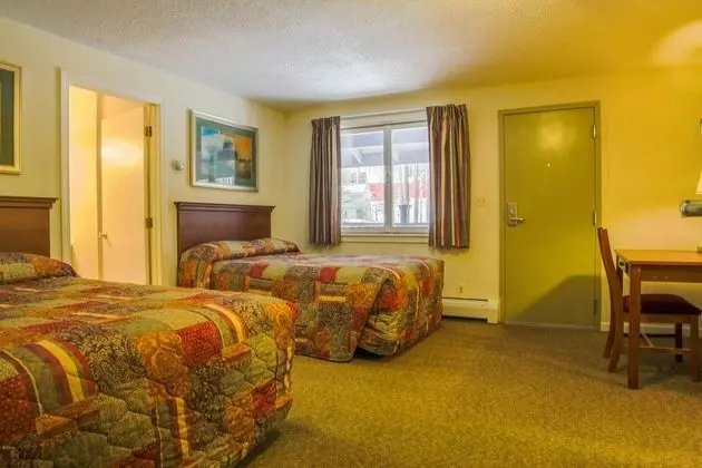 The Upper Pass Lodge at Magic Mountain