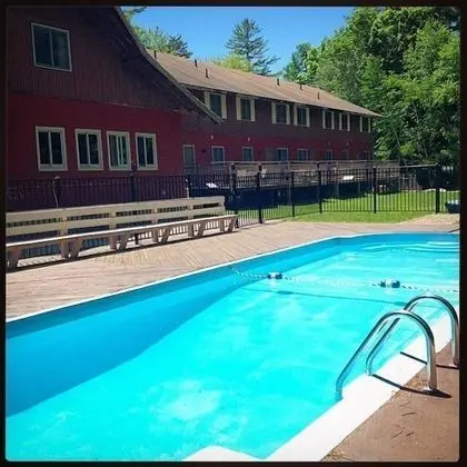The Upper Pass Lodge at Magic Mountain - Havuz