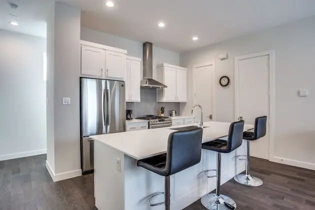 Upscale 2 bedroom Dallas TownHome - Mutfak