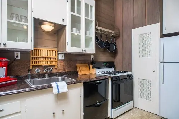 Upscale 3 BR in Point Loma by Domio - Mutfak