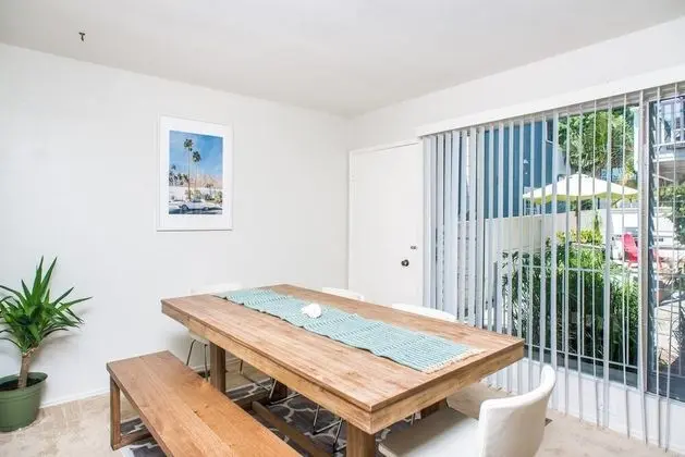 Upscale 3 BR in Point Loma by Domio - Oda Düzeni