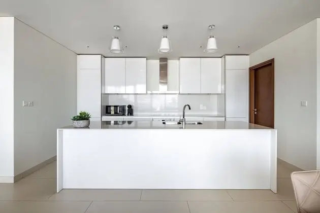 Upscale 3BR Apartment In Prime Location - City Walk - İç Mekan