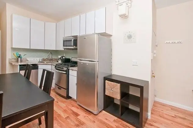 Upscale Newly Renovated 2 BR on Midtown East - Mutfak