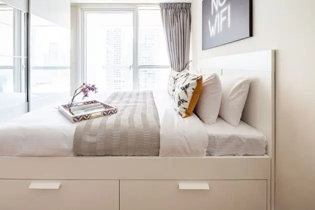 Upscale Studio Apartment in JLT - İç Mekan