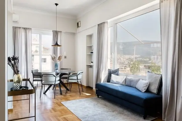 UPSTREET Elegant Luminous 3BD Apt-Kolonaki