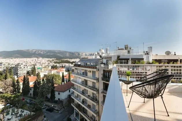 UPSTREET Elegant Luminous 3BD Apt-Kolonaki