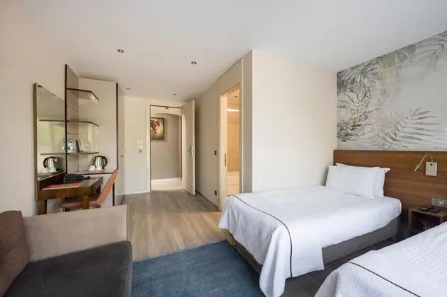 Upsuites Hotel